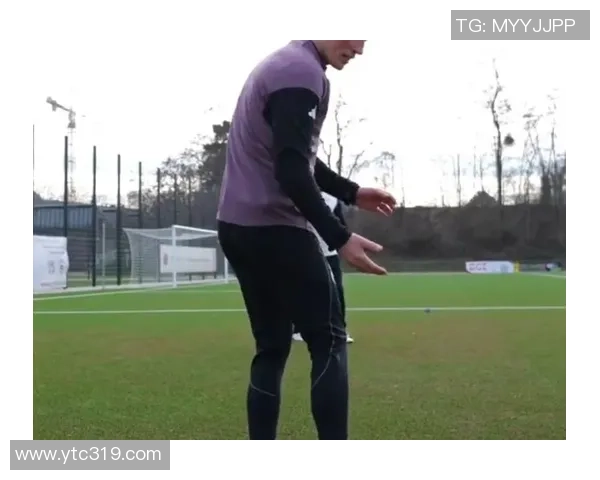 掌握足球过人技巧15招助你成为场上明星球员的秘诀与训练方法